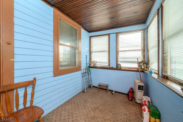 862 Gibbons Ct, Elizabeth City, NJ 07202