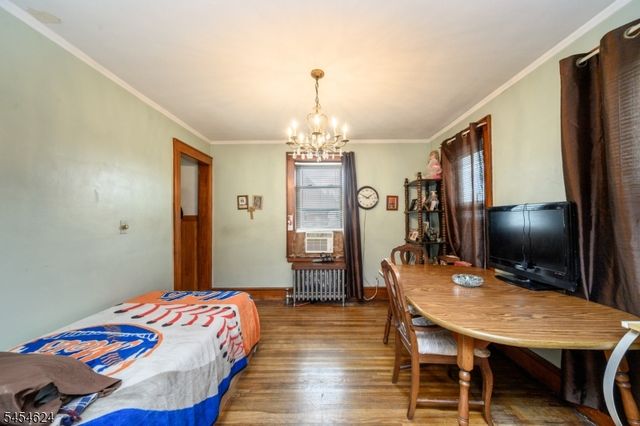 862 Gibbons Ct, Elizabeth City, NJ 07202