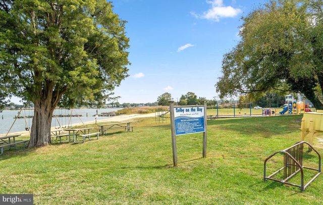 823 SELBY BLVD, Edgewater, MD 21037