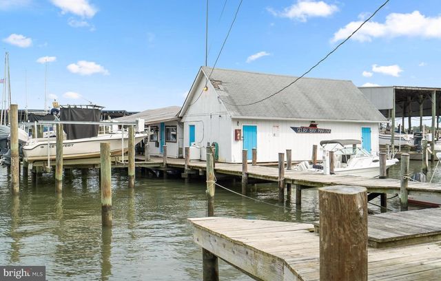 823 SELBY BLVD, Edgewater, MD 21037