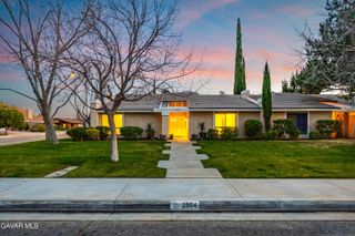 2904 W Avenue J4, Lancaster, CA 93536