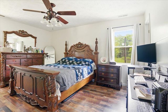 220 Sandy Hills Lane, Corbin, KY 40701
