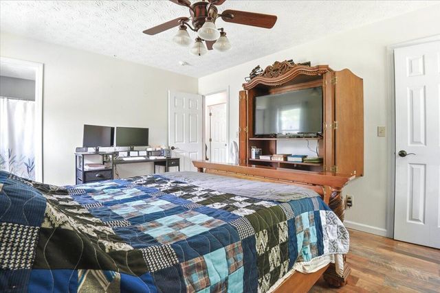 220 Sandy Hills Lane, Corbin, KY 40701