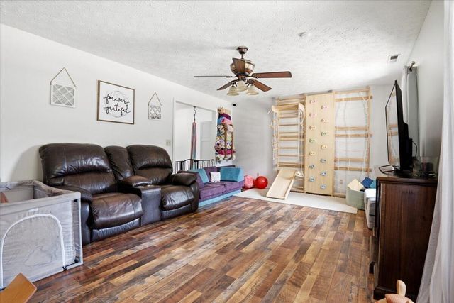 220 Sandy Hills Lane, Corbin, KY 40701