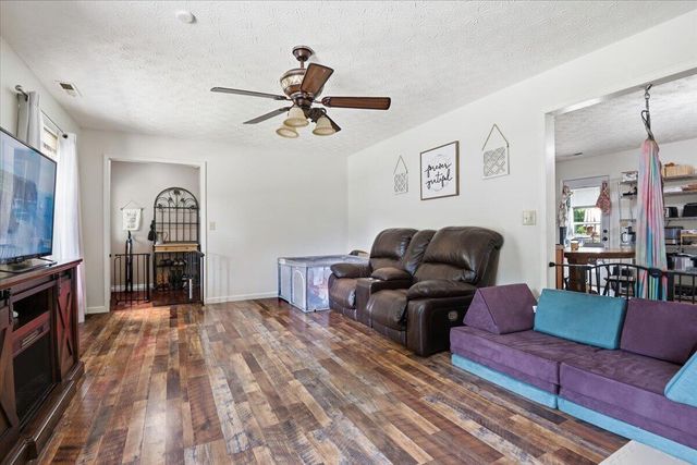 220 Sandy Hills Lane, Corbin, KY 40701