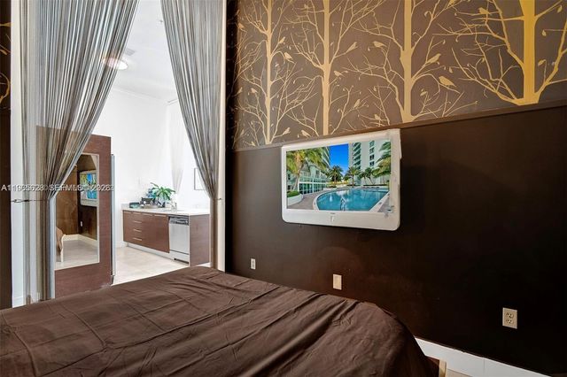 1900 N Bayshore Dr 508, Miami, FL 33132