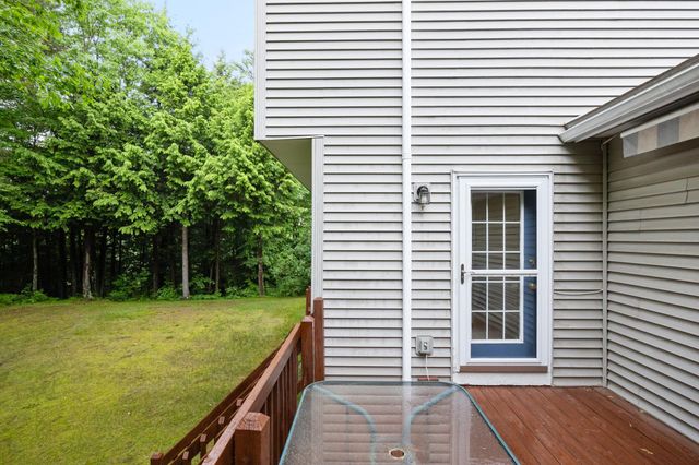 34 Pointe Drive, Essex, VT 05452