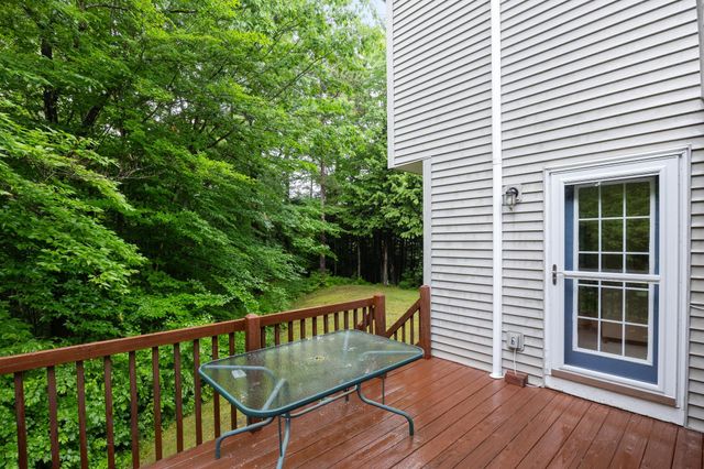 34 Pointe Drive, Essex, VT 05452