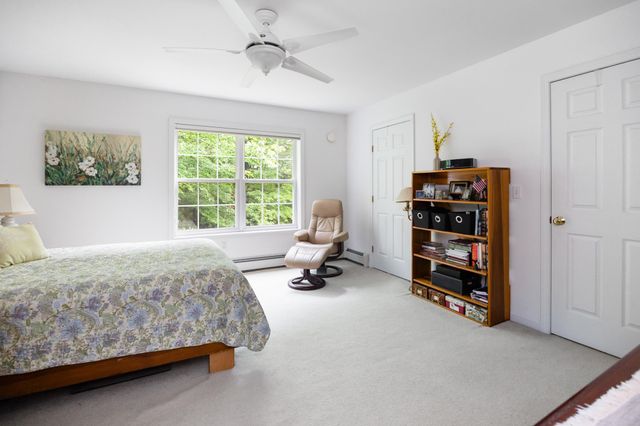 34 Pointe Drive, Essex, VT 05452