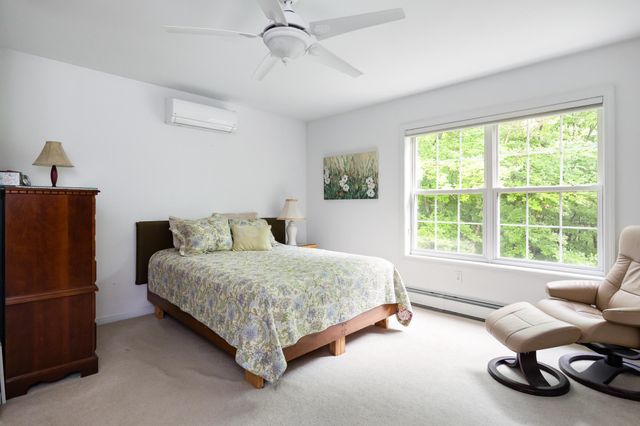 34 Pointe Drive, Essex, VT 05452