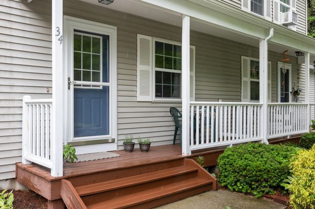 34 Pointe Drive, Essex, VT 05452