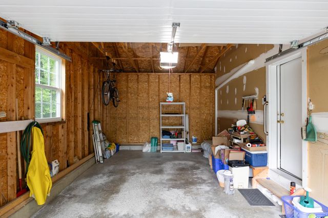 34 Pointe Drive, Essex, VT 05452