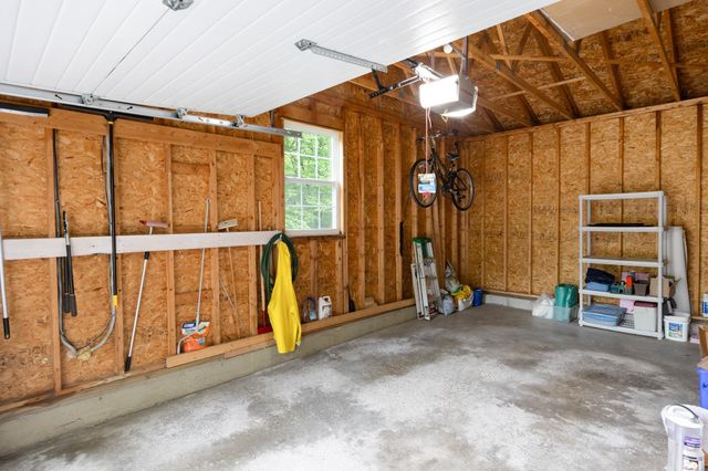 34 Pointe Drive, Essex, VT 05452