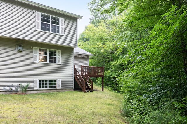 34 Pointe Drive, Essex, VT 05452