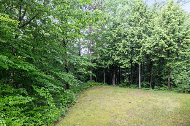 34 Pointe Drive, Essex, VT 05452