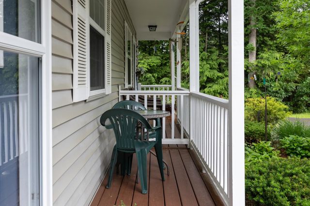 34 Pointe Drive, Essex, VT 05452