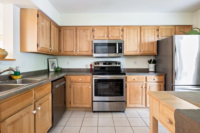 34 Pointe Drive, Essex, VT 05452