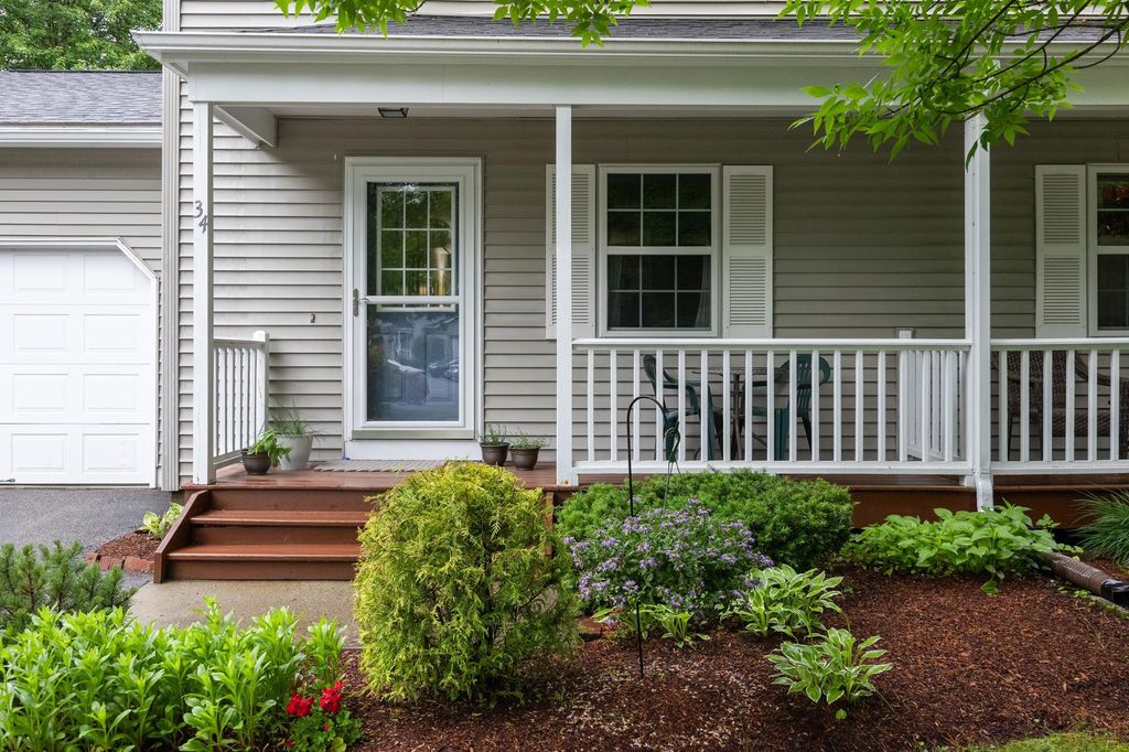 34 Pointe Drive, Essex, VT 05452