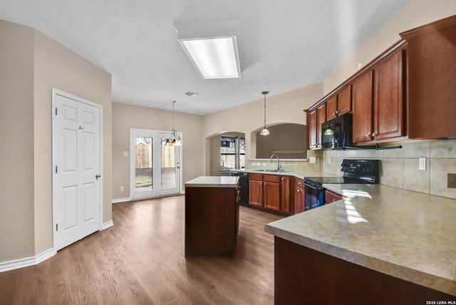 8530 Cheyenne Blf, Converse, TX 78109