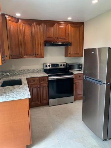 19121 NE Miami Ct 2, Miami, FL 33179