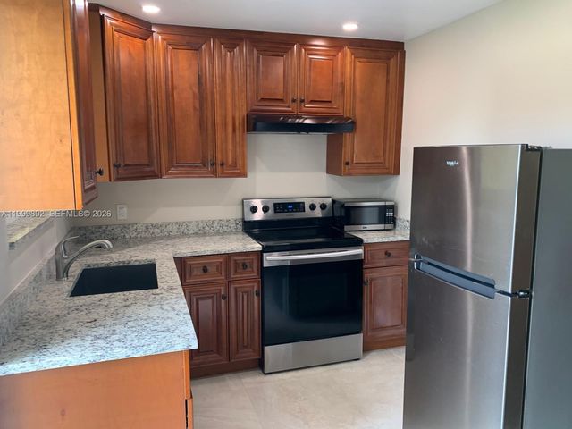 19121 NE Miami Ct 2, Miami, FL 33179
