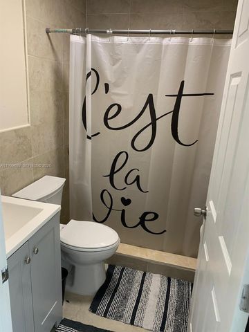 19121 NE Miami Ct 2, Miami, FL 33179