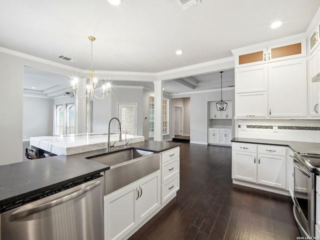 8543 NORTHVIEW PASS, Fair Oaks Ranch, TX 78015