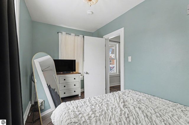 200 Nebobish Avenue, Essexville, MI 48732