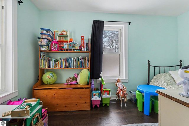 200 Nebobish Avenue, Essexville, MI 48732