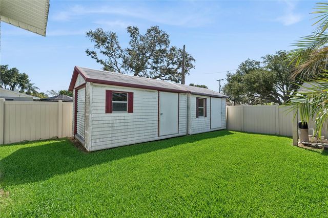 2925 E LAKE HARTRIDGE DRIVE, Winter Haven, FL 33881