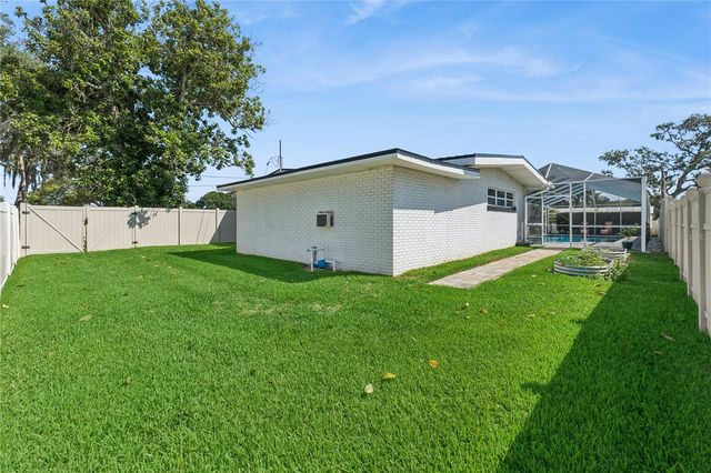 2925 E LAKE HARTRIDGE DRIVE, Winter Haven, FL 33881