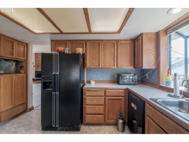 12143 Se 104TH Ct, Happy Valley, OR 97086