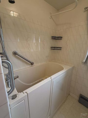 843 Baxter Rd, Pueblo, CO 81006