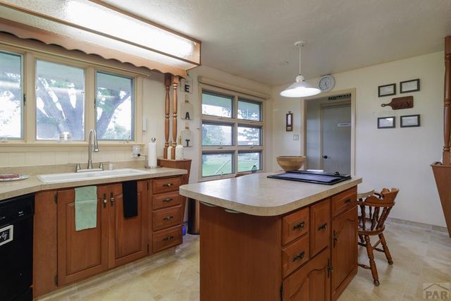 843 Baxter Rd, Pueblo, CO 81006