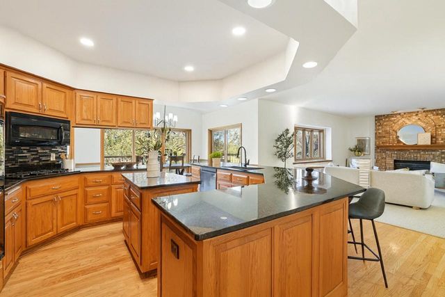 N73W26971 Kettle Cove LANE, Lisbon, WI 53089