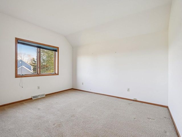 N73W26971 Kettle Cove LANE, Lisbon, WI 53089