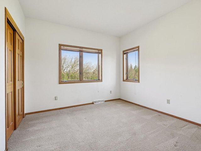 N73W26971 Kettle Cove LANE, Lisbon, WI 53089