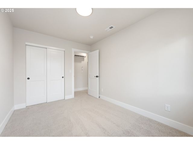 13126 SEASONS Ln Lot 5, Oregon City, OR 97045