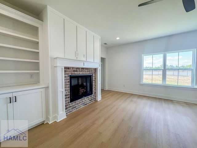 151 Cottage Loop, Midway, GA 31320