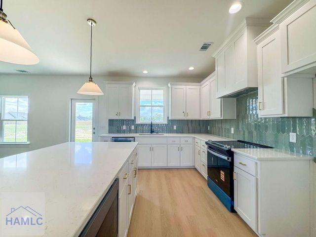 151 Cottage Loop, Midway, GA 31320