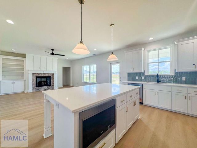 151 Cottage Loop, Midway, GA 31320