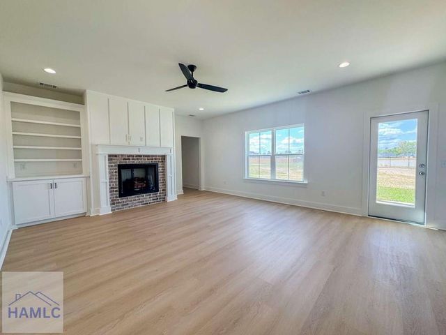 151 Cottage Loop, Midway, GA 31320