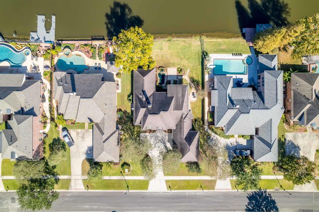 37294 Lakeshore Ave, Prairieville, LA 70769