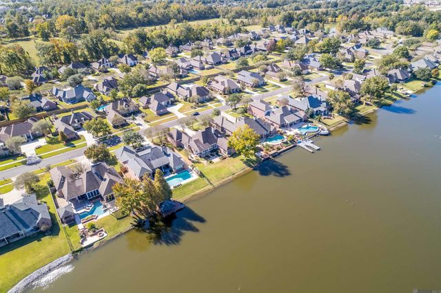 37294 Lakeshore Ave, Prairieville, LA 70769