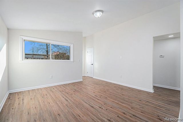 408 W Jarvis Avenue, Hazel Park, MI 48030