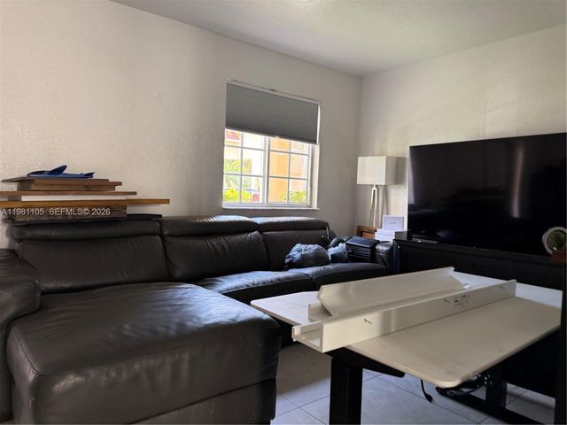 2032 NE 167th St 3-136, North Miami Beach, FL 33162