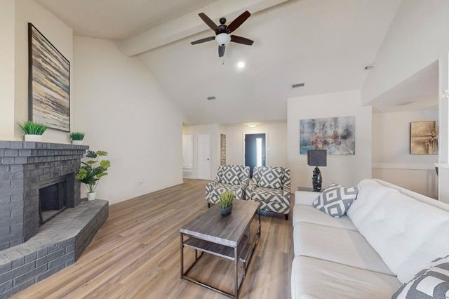 901 Larue Drive, Cedar Hill, TX 75104
