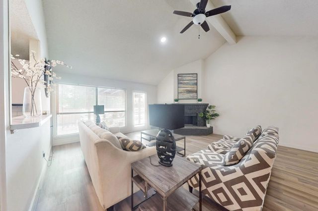 901 Larue Drive, Cedar Hill, TX 75104