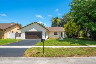 7389 NW 48th Place, Lauderhill, FL 33319