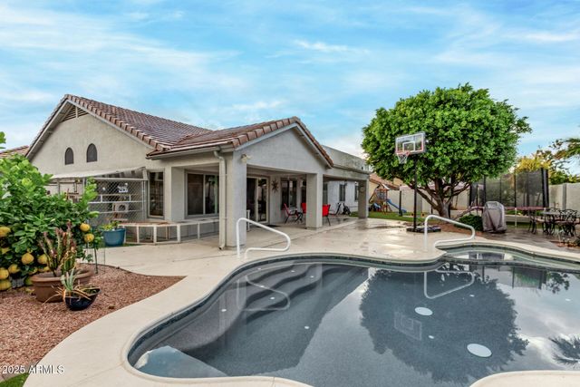 5512 E Holmes Avenue, Mesa, AZ 85206